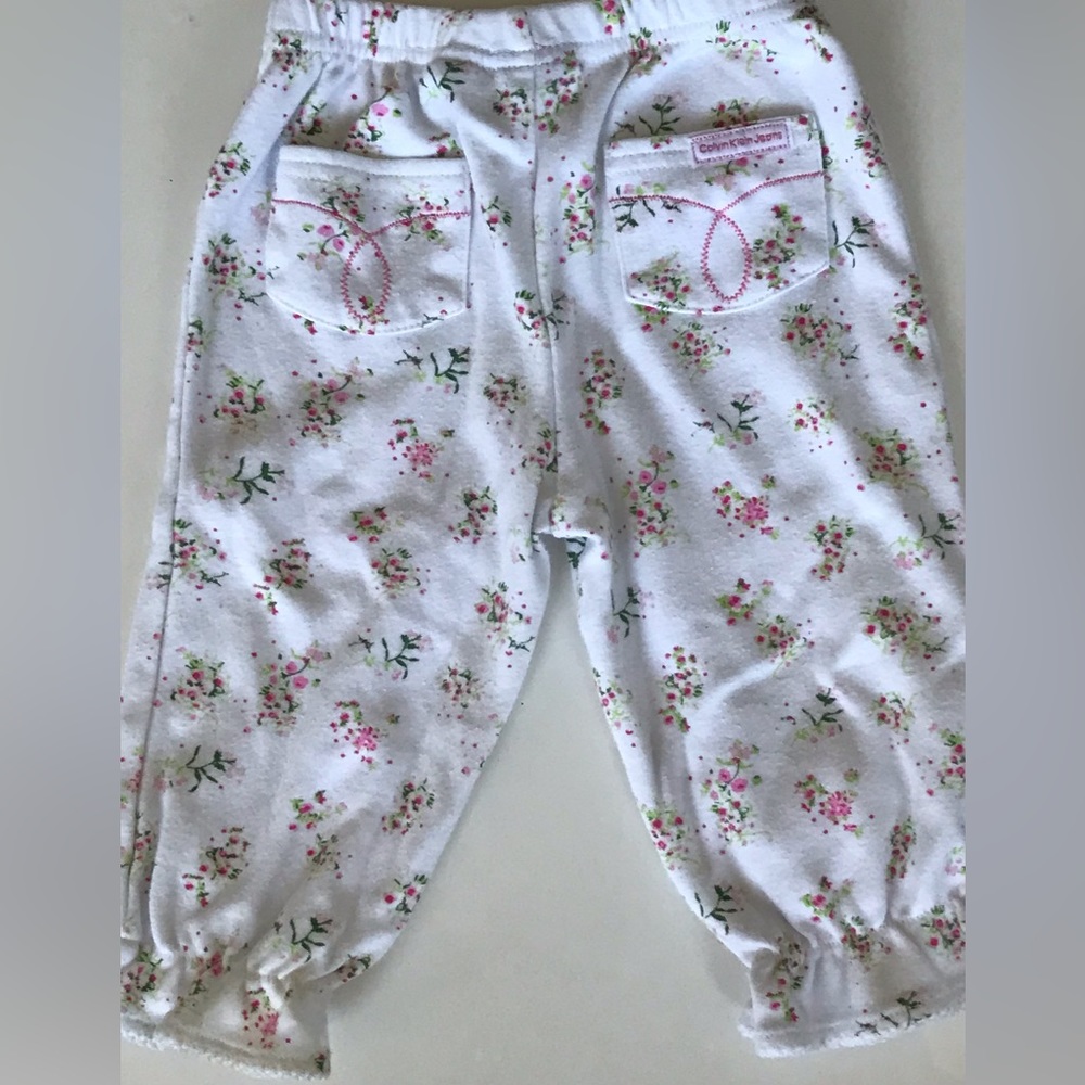 Calvin Klein Jeans Girls’ Two-Piece Outfit- 6-9 Months - Picture 3 of 10